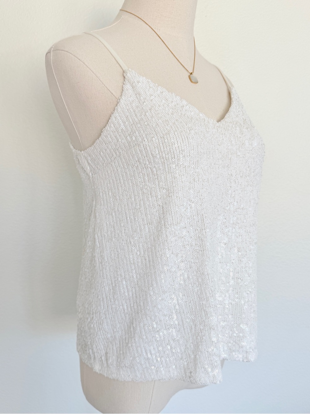 🤍 EXPRESS White Sparkly Sequin Cami Tank Top XS - Picture 2 of 12